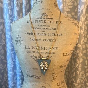 Elegant Gold and Blue Pendant Necklace